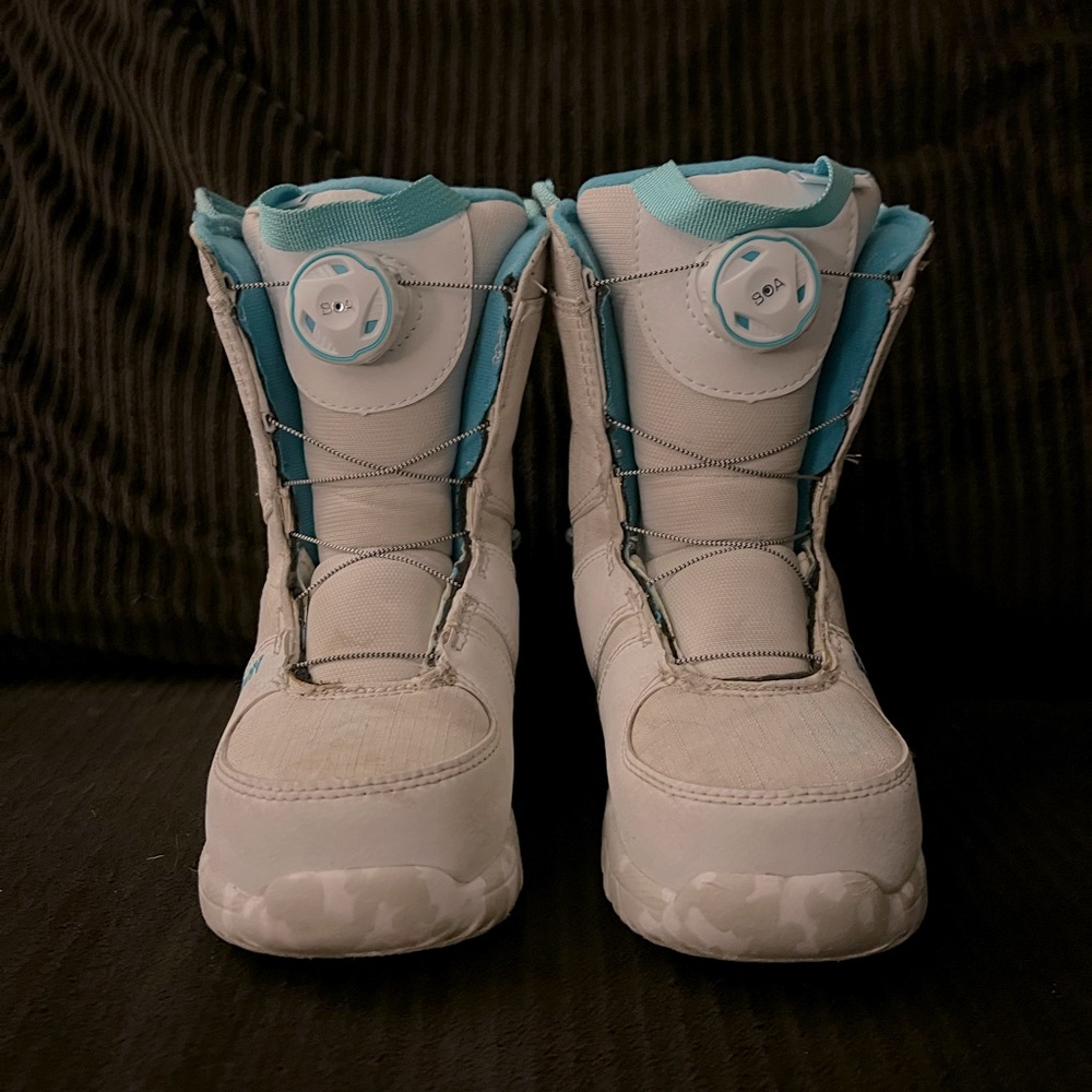 Burton Grom BOA Snowboard Boots - kids size 1